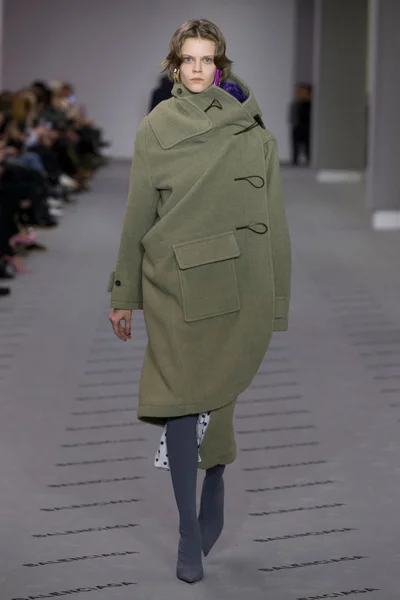 Look 7